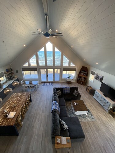 Stunning 4 Season New Beach House - Big Traverse Bay on Lake Superior! 