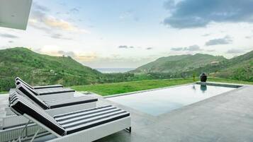 Vila Mewah, 3 kamar tidur, pemandangan laut | Teras/patio