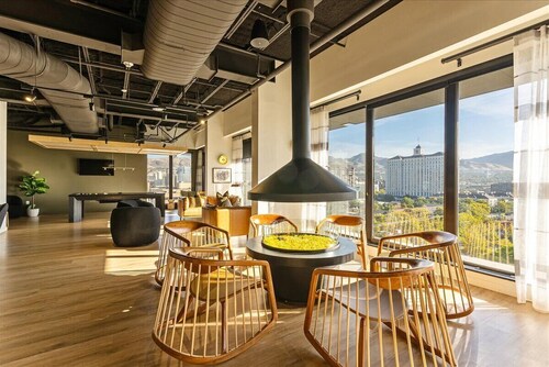 Mountain view l DT SLC-Gym-Free Parking-Pool Table