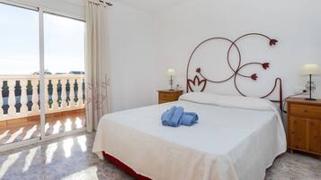 3 slaapkamers, een bureau, internet