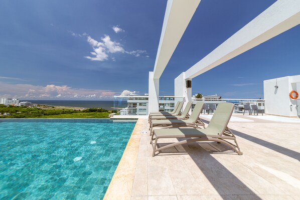 Pool - Stunnig 2 Bedroom apartment with jacuzzi in Cielo Mar (Cartagena de Indias)