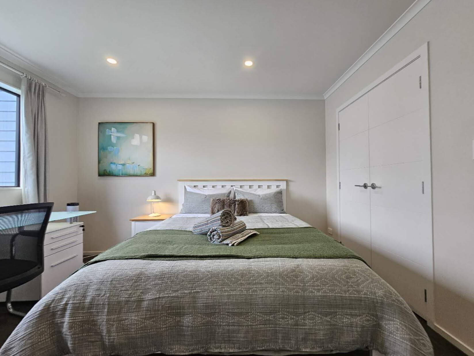 2 bedrooms, desk, iron/ironing board, free WiFi