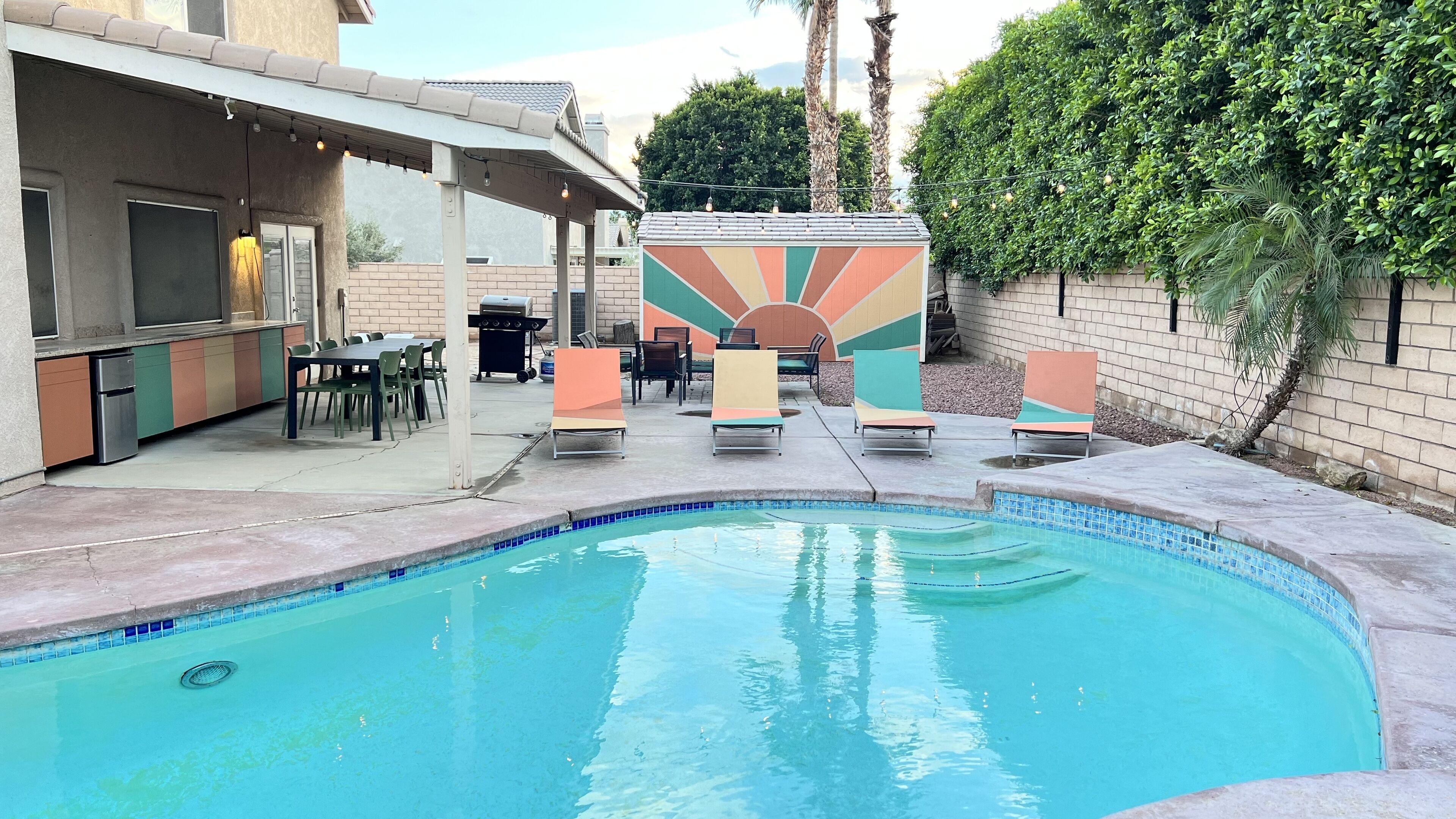 Urban Haus Indio Pool & Spa +Patio+ Fire Pit+ BBQ