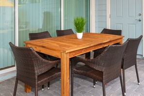 Outdoor dining