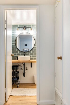 Hair dryer, towels, soap, toilet paper - New-Steps to Old Town! Heated Pool-Sage Serenity (Scottsdale)