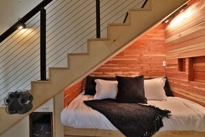 2 soverom, skrivebord, strykejern/-brett og wi-fi (inkludert)