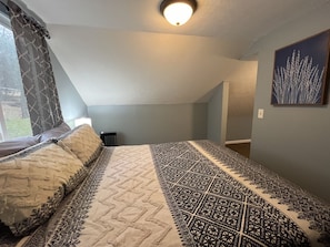 3 bedrooms, iron/ironing board, free WiFi, bed sheets - Riverview Cabin located on waterfront. Pet Friendly! Fishing, relaxing, and fun! (Malta)