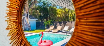 * When in Naples *Heated Pool Villa, 2mil downtown