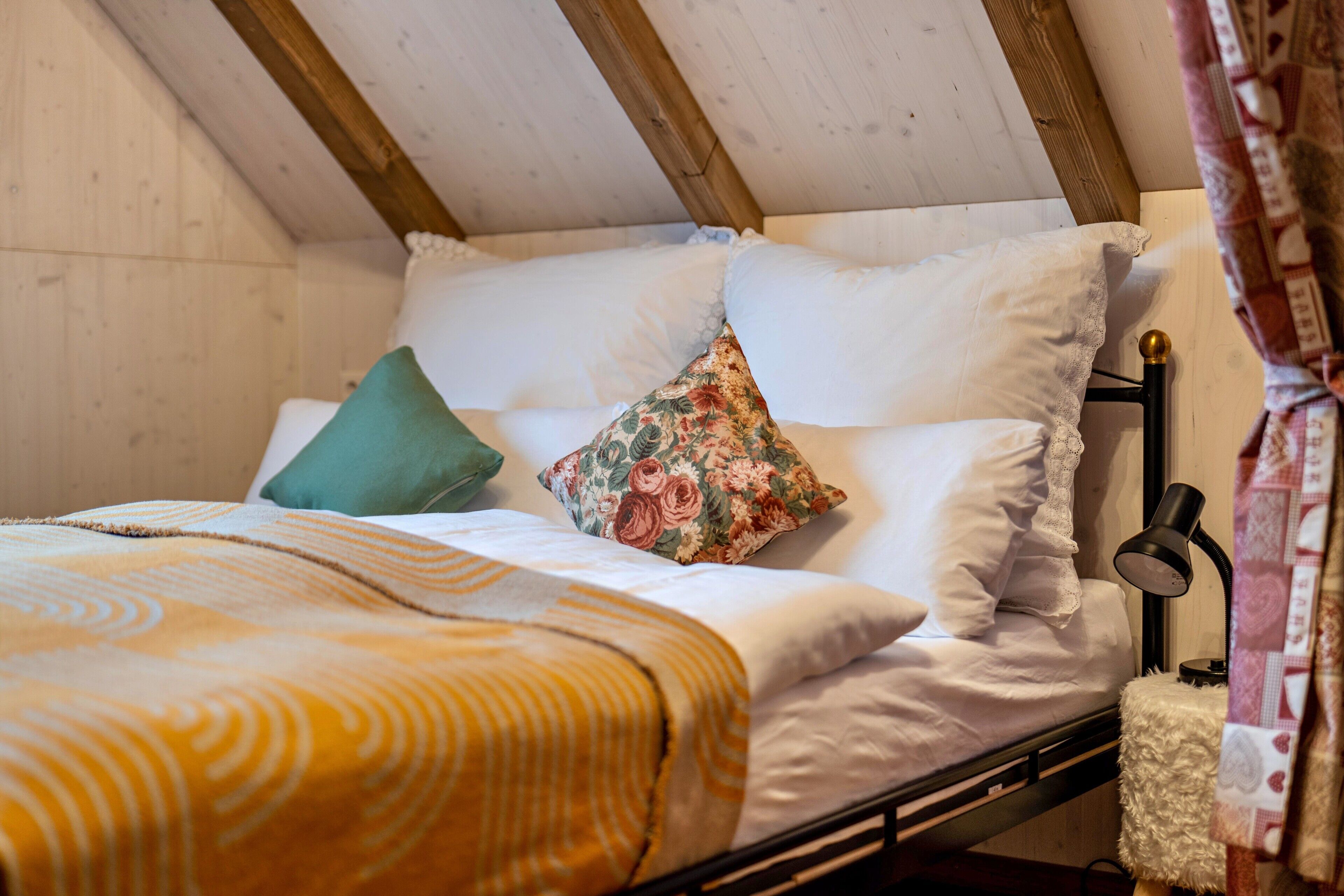 1 quarto, Wi-Fi de cortesia, roupa de cama