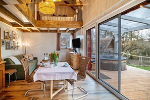 Interior - Holiday Home 'Vroni' with Private Terrace, Private Garden, Whirlpool and Wi-Fi (Ebersbach-Musbach)