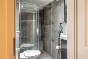 Douche, serviettes fournies