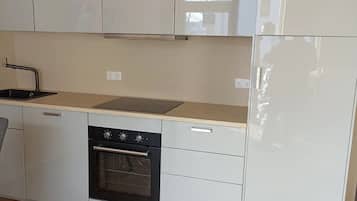 Refrigerador, horno, placa de cocina, lavavajillas