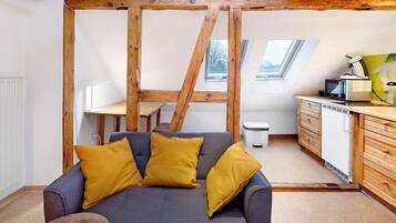 Fernseher, Tischtennisplatte