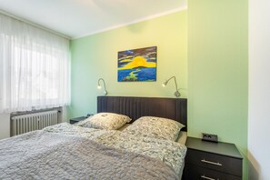 1 bedroom, free WiFi, bed sheets