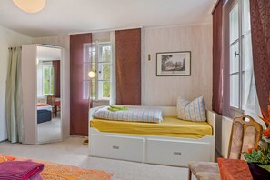 2 bedrooms, free WiFi, bed sheets