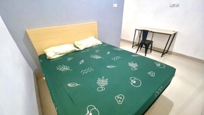 Standard Double Room | Desk - Alto Homestay (Palembang)