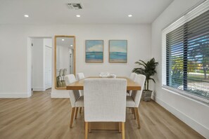 Dining - Heated Pool • Putting Green • 5 Min to Beach (Delray Beach)