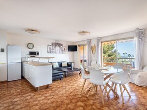 Interior - Nice apartment for 6 people with WIFI, TV and terrace (Hyères)