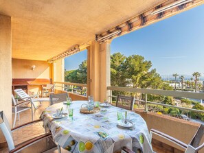 Outdoor dining - Nice apartment for 6 people with WIFI, TV and terrace (Hyères)