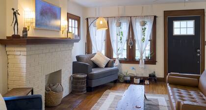Cozy Cottage- Close to High Street and OSU campus and pet friendly! Sleeps 6!