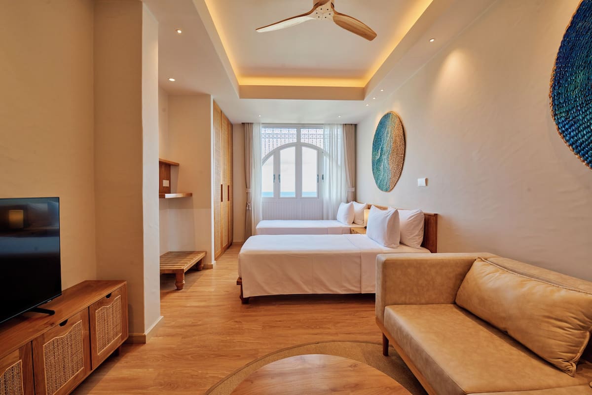 Deluxe Family Room | Premium bedding, memory foam beds, minibar, in-room safe