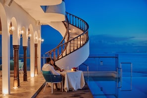 Restaurante romƔntico