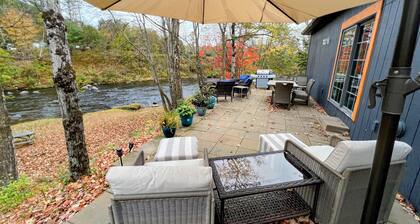 37PA Superbly appointed riverfront home in LIttleton! Skiing, hiking, firepit, wifi, dog friendly!