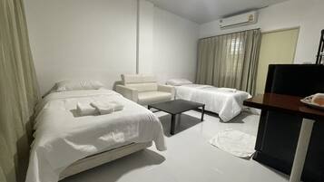 Twin Room | Free WiFi, bed sheets