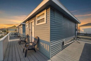 Terrace/patio - Charming Oceanview Studio Close to Cruise Terminal (Galveston)