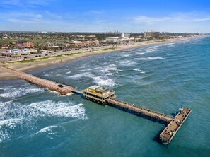 Unclassified image, 5 of 27, button - Charming Studio Steps from the Beach (Galveston)