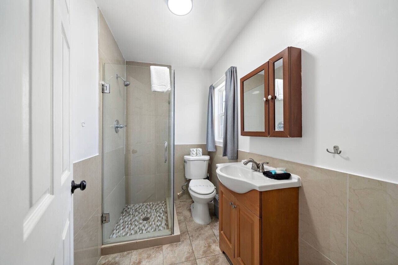 Hair dryer, towels