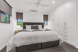 4 Schlafzimmer, Bügeleisen/Bügelbrett, Reisekinderbett, WLAN