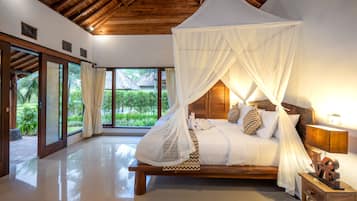 Exclusive Villa, Private Pool | Minibar, desk, laptop workspace, blackout drapes