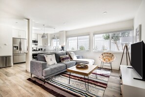 Fernseher, Stereoanlage