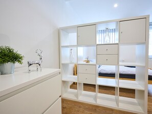 2 bedrooms, internet