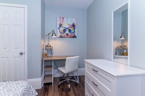 2 bedrooms, desk, iron/ironing board, free WiFi