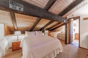 2 soveværelser, skrivebord, strygejern/strygebræt, weekendseng