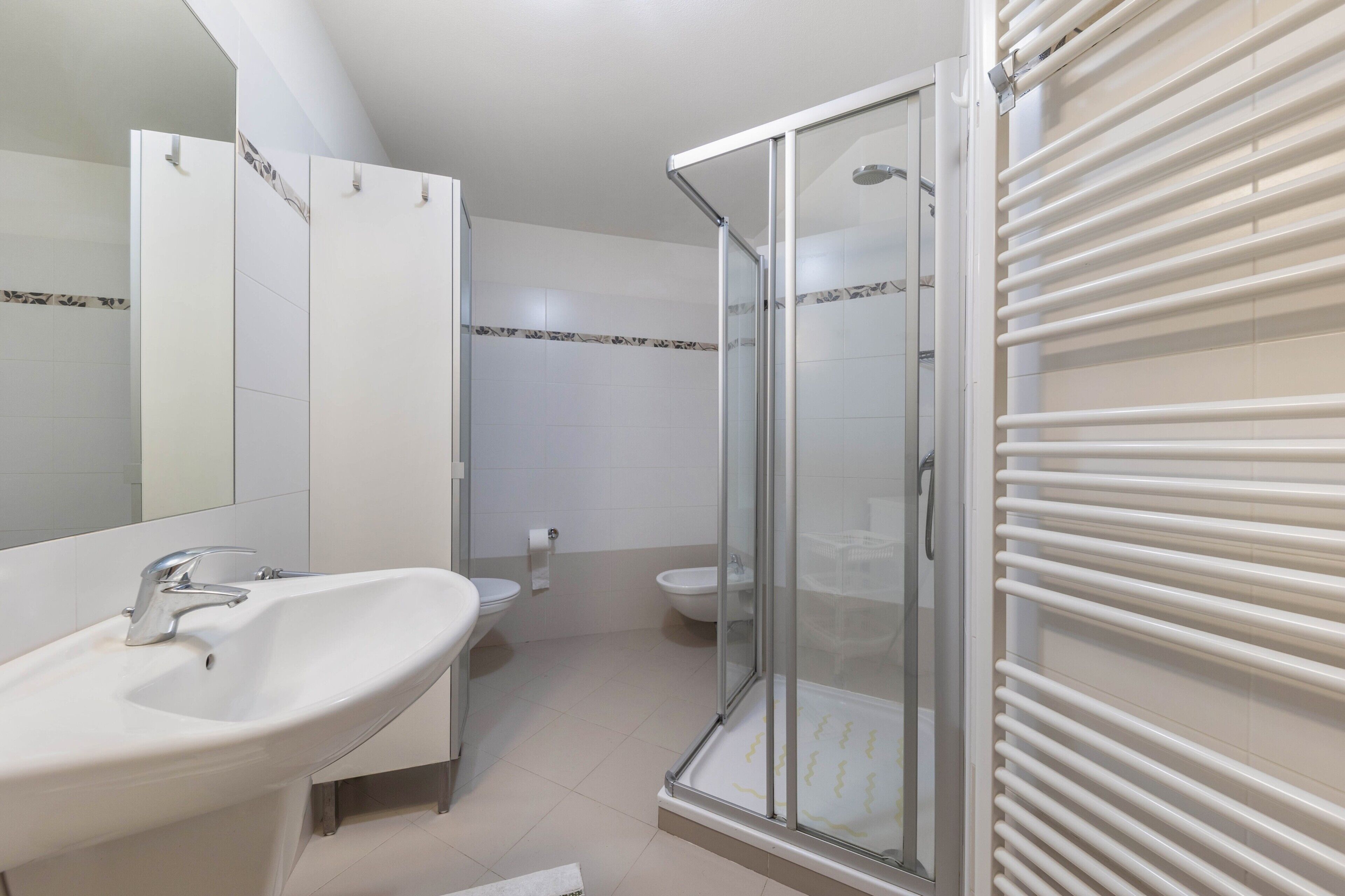 Doccia, asciugacapelli, asciugamani