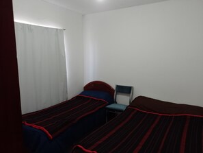 Basic House | 2 bedrooms, hypo-allergenic bedding, soundproofing, free WiFi - BellaVilla (Bell Ville)