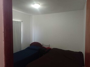 Basic House | 2 bedrooms, hypo-allergenic bedding, soundproofing, free WiFi