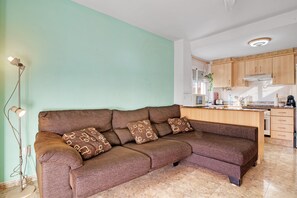 TV - Apartment 'Playa De Chilches' with Private Terrace and Balcony (Chilches)