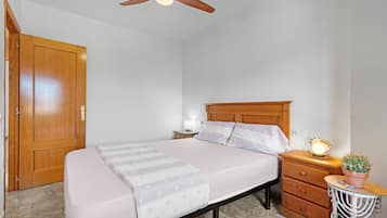 2 bedrooms, iron/ironing board, free WiFi, bed sheets