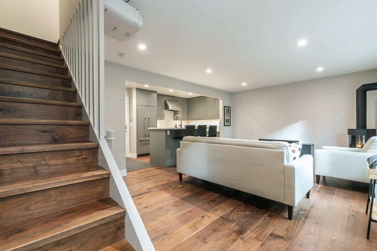 TV, fireplace, stereo, offices