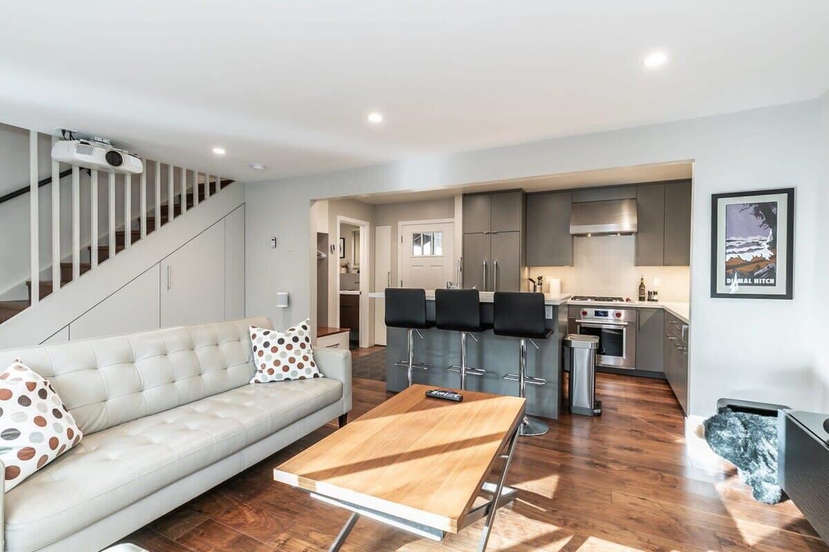 TV, fireplace, stereo, offices