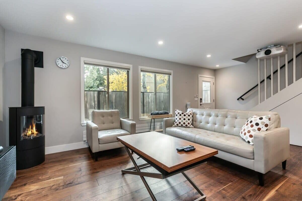 TV, fireplace, stereo, offices