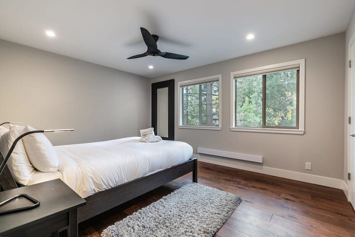 2 habitaciones, escritorio, tabla de planchar con plancha y wifi 