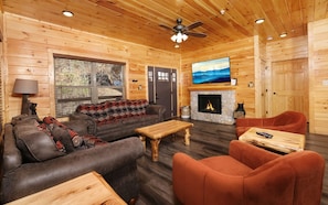 TV, fireplace, video games - Private indoor pool and game room! - Cate & Cali's Place (Pigeon Forge)