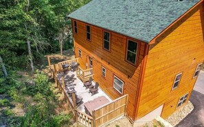 Terrace/patio - Private indoor pool and game room! - Cate & Cali's Place (Pigeon Forge)