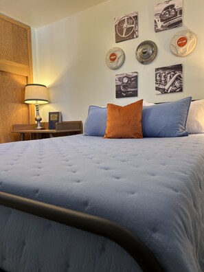 3 slaapkamers, een strijkplank/strijkijzer, wifi, beddengoed