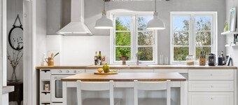 "Hughlek" - 1.5km from the sea by Interhome